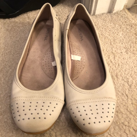 Closet purge !!! Shoes, tops, bottoms - Picture 3 of 6